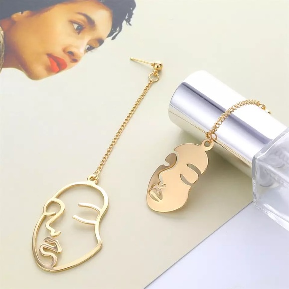 PinkBaeBoutique Jewelry - 3/$30 💛 Abstract Face Long Drop Earrings